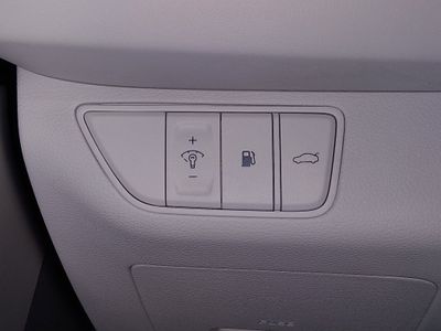 2025 Genesis G70 — photo 13 view