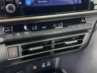 2025 Toyota Camry — photo 16 view