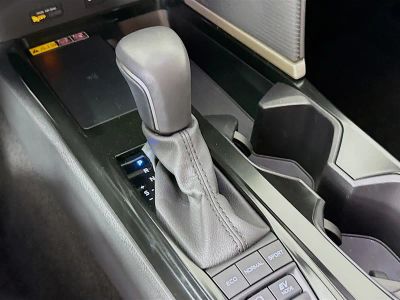 2025 Toyota Camry — photo 17 view