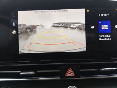 2024 Hyundai Elantra — photo 16 view