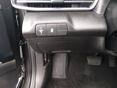 2024 Hyundai Elantra — photo 13 view