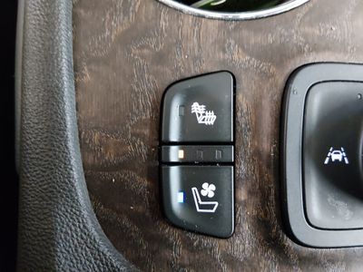 2023 GMC Acadia - Photo 19