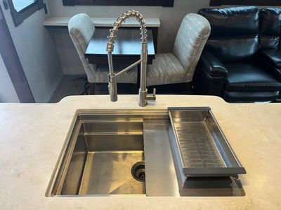 2021 CrossRoads RV Redwood - Photo 13