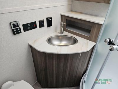 2024 Venture RV Sonic - Photo 39