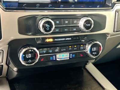 2022 Ford F-350SD - Photo 23