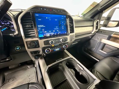 2022 Ford F-350SD - Photo 22
