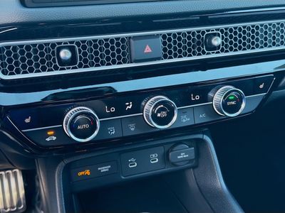 2026 Honda Civic Hatchback Hybrid - Photo 14