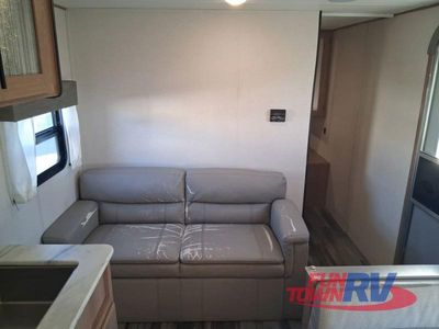 2022 Prime Time RV Avenger — photo 15 view