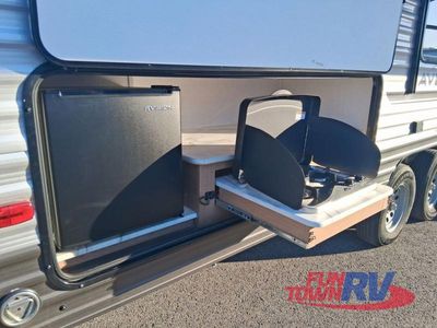 2022 Prime Time RV Avenger — photo 28 view