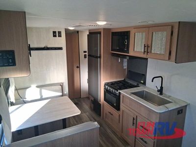 2022 Prime Time RV Avenger — photo 9 view
