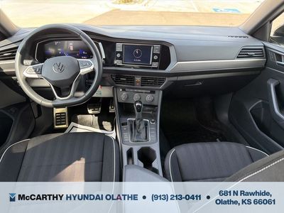 2023 Volkswagen Jetta - Photo 3