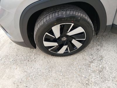 2025 Volkswagen Atlas Cross Sport — photo 10 view