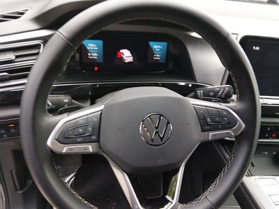 2025 Volkswagen Atlas Cross Sport — photo 12 view