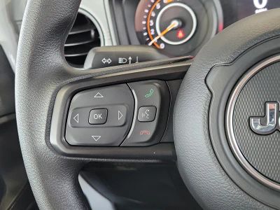 2026 Jeep Wrangler — photo 18 view