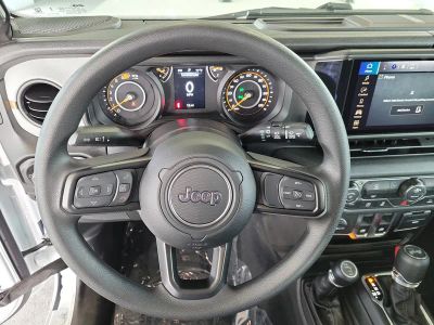2026 Jeep Wrangler — photo 17 view