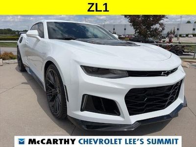 2019 Chevrolet Camaro - Photo 2