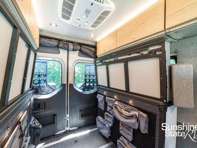 2025 Storyteller Overland - Photo 26