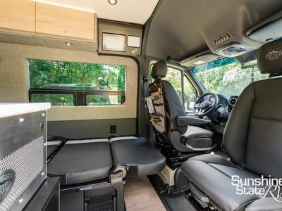 2025 Storyteller Overland - Photo 23