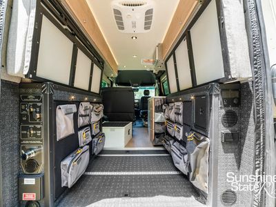 2025 Storyteller Overland - Photo 35