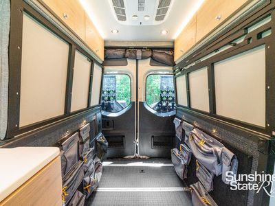 2025 Storyteller Overland - Photo 6