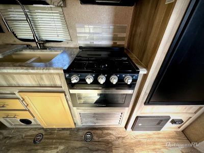 2019 Coachmen Catalina Trail Blazer — photo 8 view