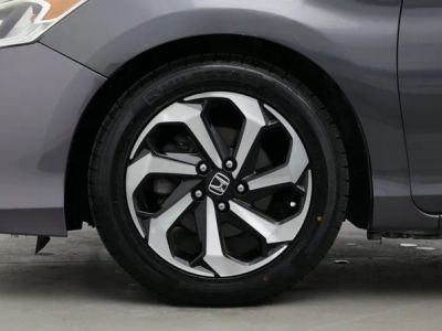 2016 Honda Accord Sedan — photo 9 view