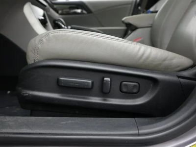 2016 Honda Accord Sedan — photo 16 view