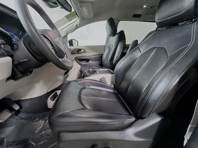 2024 Chrysler Pacifica - Photo 12