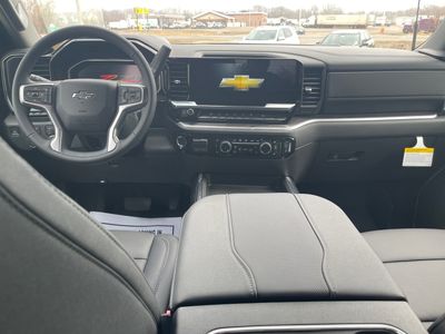 2026 Chevrolet Silverado 2500HD — photo 12 view