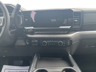 2026 Chevrolet Silverado 2500HD — photo 13 view