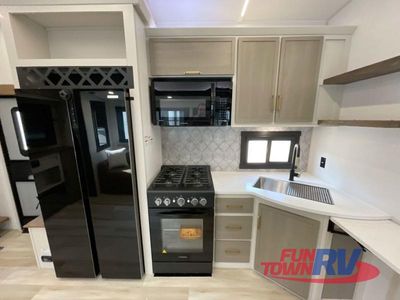 2025 Forest River RV Wildwood Heritage Glen - Photo 10