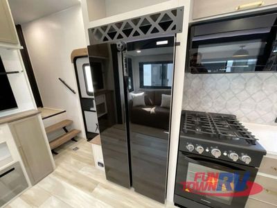 2025 Forest River RV Wildwood Heritage Glen - Photo 14