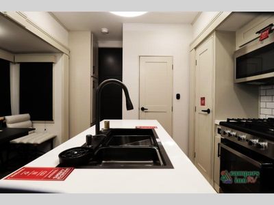 2026 Grand Design Solitude - Photo 17