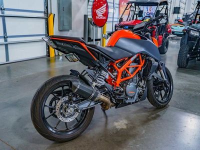2023 KTM 390 Duke - Photo 4