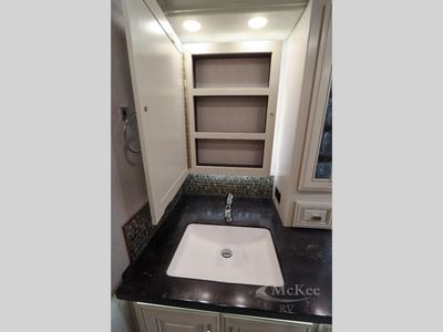 2025 Fleetwood RV Discovery LXE - Photo 74