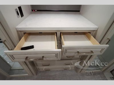 2025 Fleetwood RV Discovery LXE - Photo 67