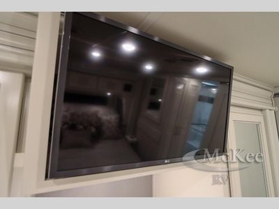 2025 Fleetwood RV Discovery LXE - Photo 65