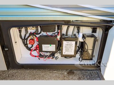 2025 Fleetwood RV Discovery LXE - Photo 14