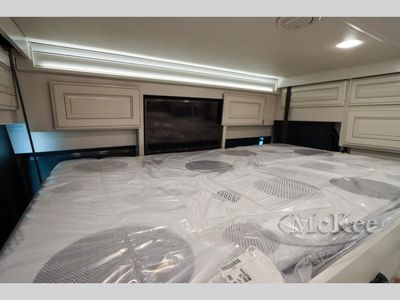 2025 Fleetwood RV Discovery LXE - Photo 29