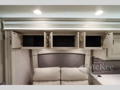 2025 Fleetwood RV Discovery LXE - Photo 33