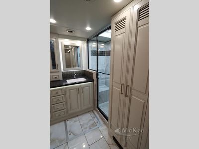 2025 Fleetwood RV Discovery LXE - Photo 68