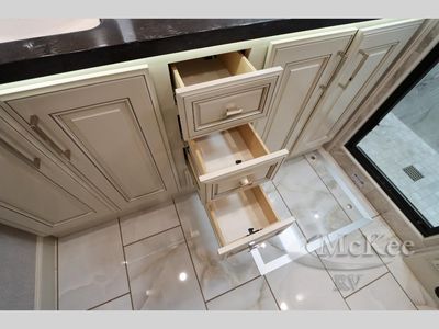2025 Fleetwood RV Discovery LXE - Photo 76