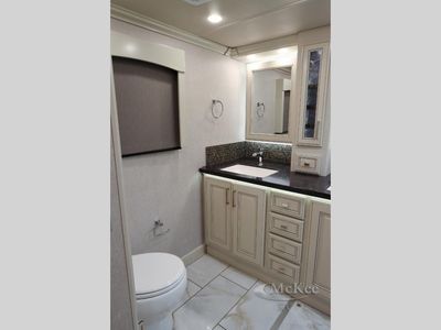 2025 Fleetwood RV Discovery LXE - Photo 69