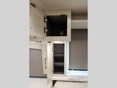 2025 Fleetwood RV Discovery LXE - Photo 36