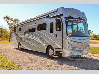 2025 Fleetwood RV Discovery LXE - Photo 1
