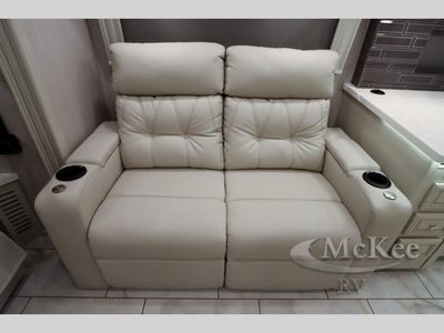 2025 Fleetwood RV Discovery LXE - Photo 34