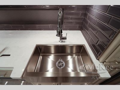 2025 Fleetwood RV Discovery LXE - Photo 54