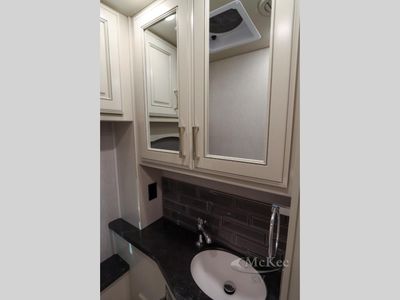 2025 Fleetwood RV Discovery LXE - Photo 60