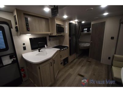 2026 Coachmen RV Catalina Summit Series 8 - Photo 15