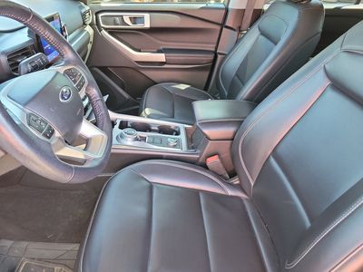 2022 Ford Explorer - Photo 3